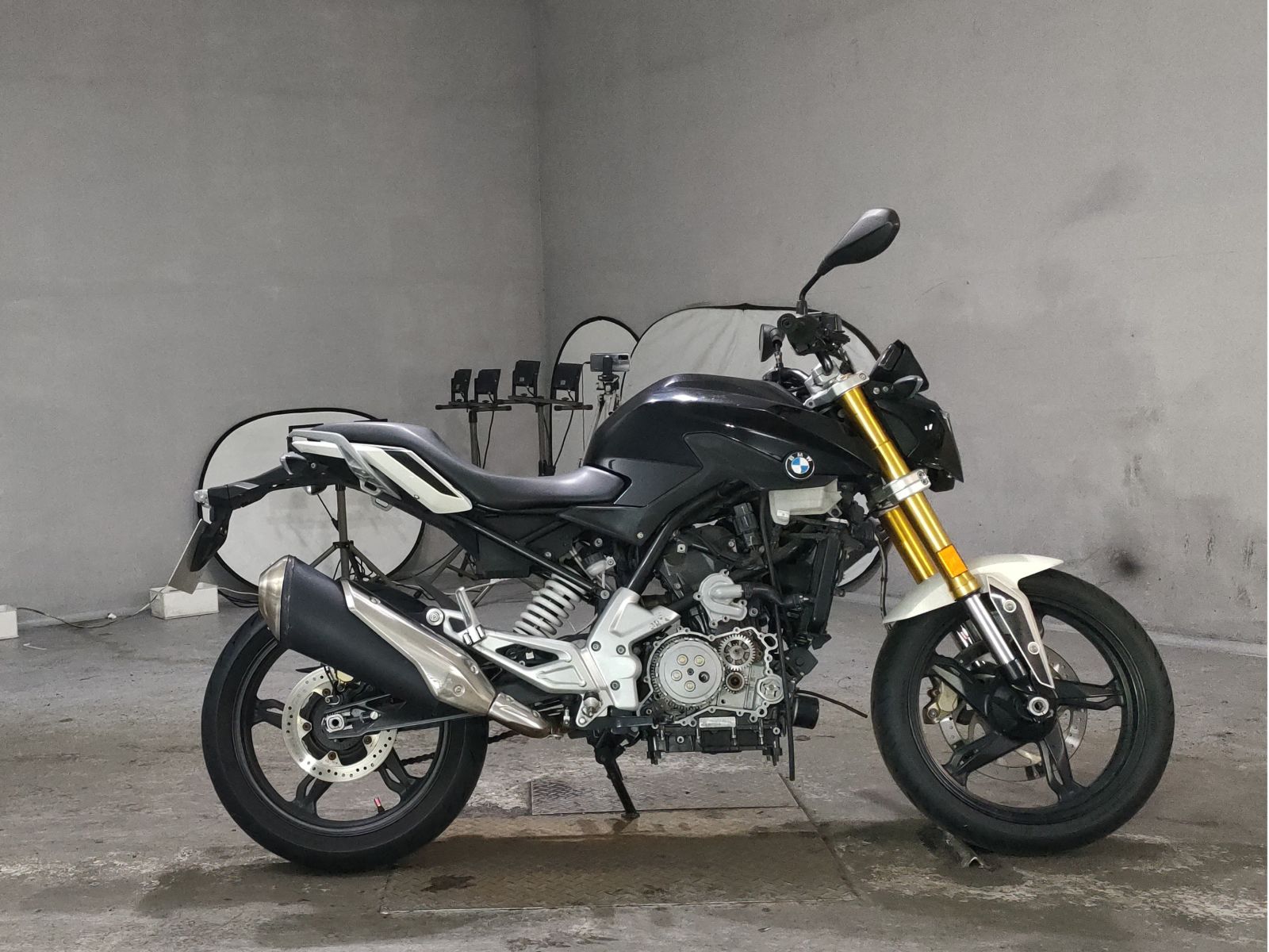 BMW G310R