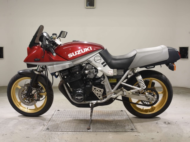 Suzuki GSX1100S KATANA