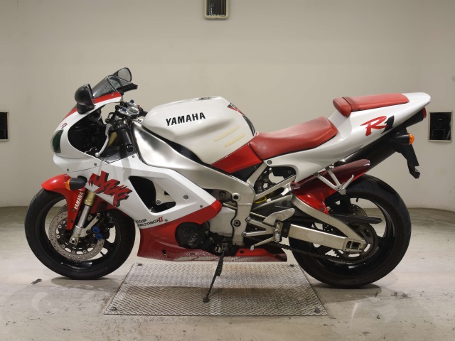 Yamaha YZF-R1