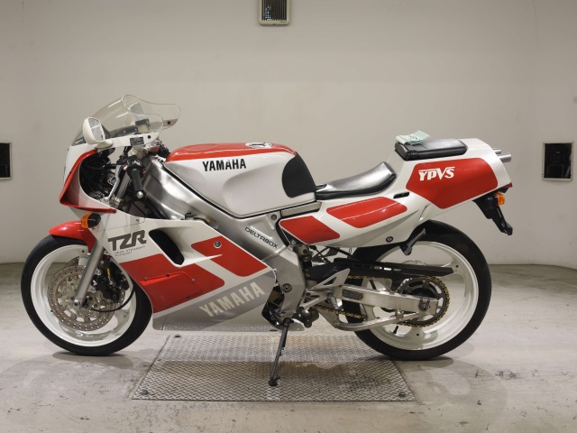 Yamaha TZR250-3