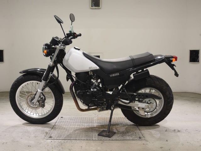 Yamaha TW225
