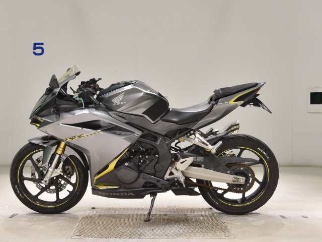Honda CBR250RR-2