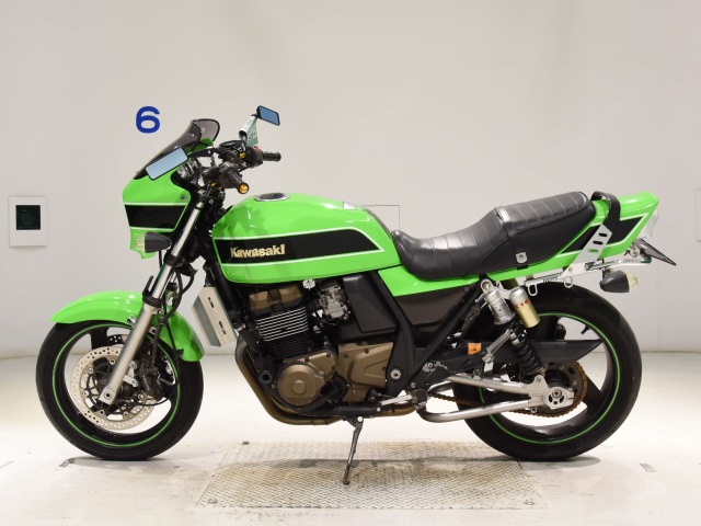Kawasaki ZRX400