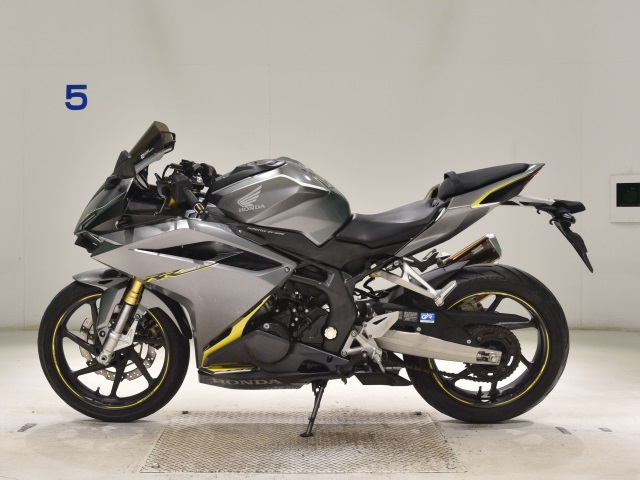 Honda CBR250RR-2