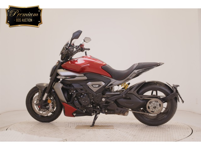 Ducati XDIAVEL V4