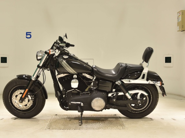 Harley-Davidson Dyna Fat Bob FXDF1580
