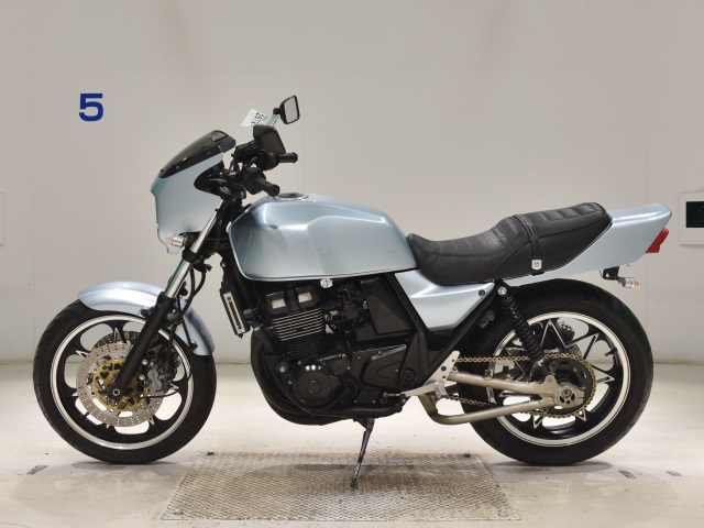 Kawasaki ZRX400