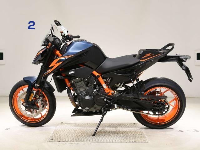 KTM 890 DUKE R