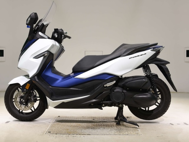 Honda FORZA -4