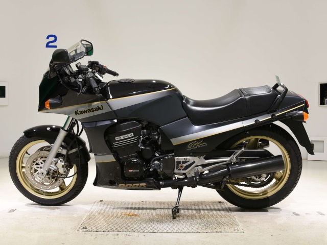 Kawasaki GPZ900R