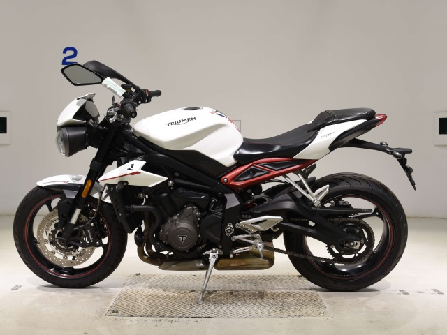 Triumph STREET TRIPLE R