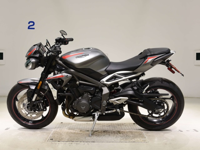 Triumph STREET TRIPLE R