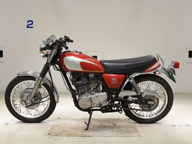 Yamaha SR400-2