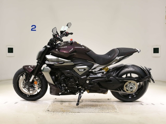 Ducati XDIAVEL V4