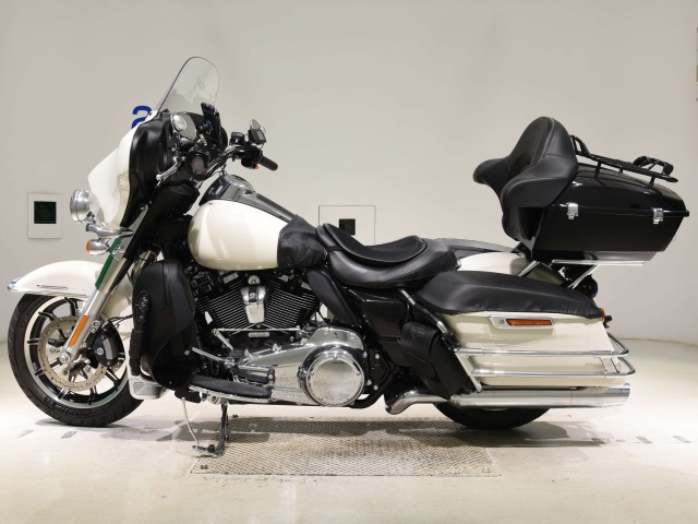 Harley-Davidson Electra Glide Standard FLHTP1750