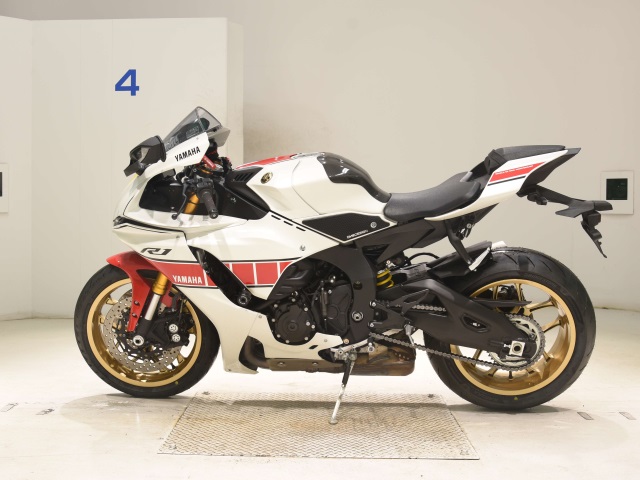 Yamaha YZF-R1