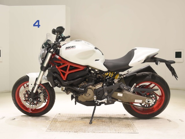 Ducati MONSTER 821