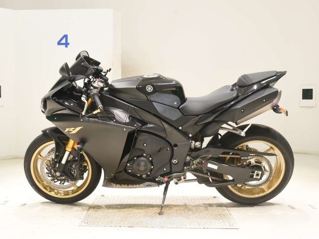 Yamaha YZF-R1