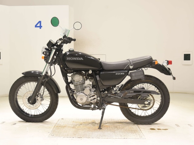 Honda CB223S