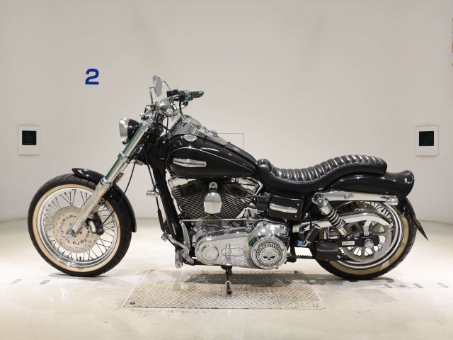 Harley-Davidson Dyna Super Glide Custom FXDC1580