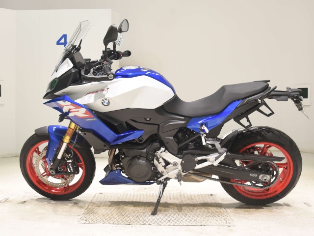 BMW F900XR