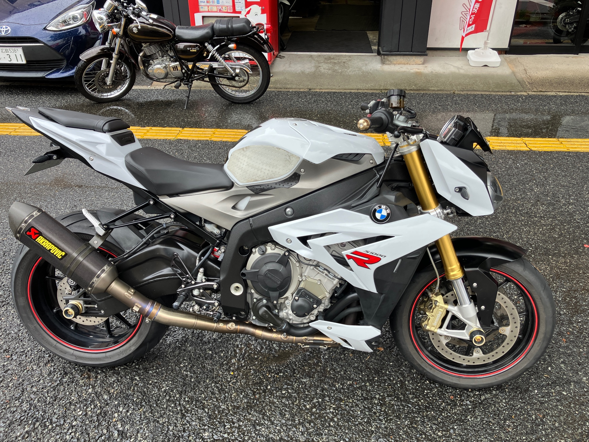 BMW S1000R