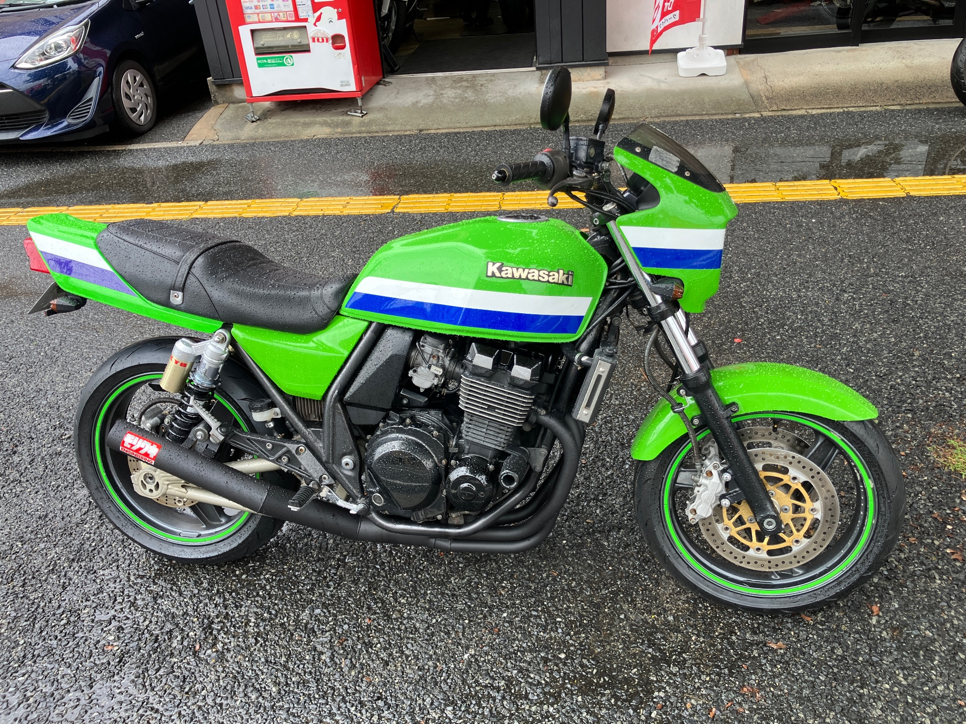 Kawasaki ZRX400