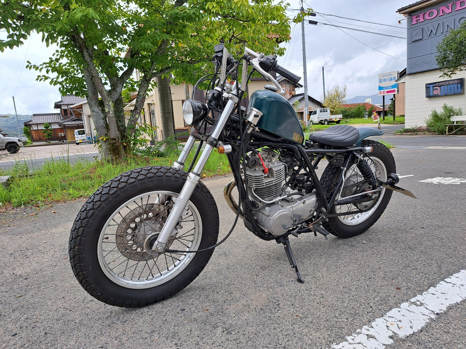 Yamaha SR400-1