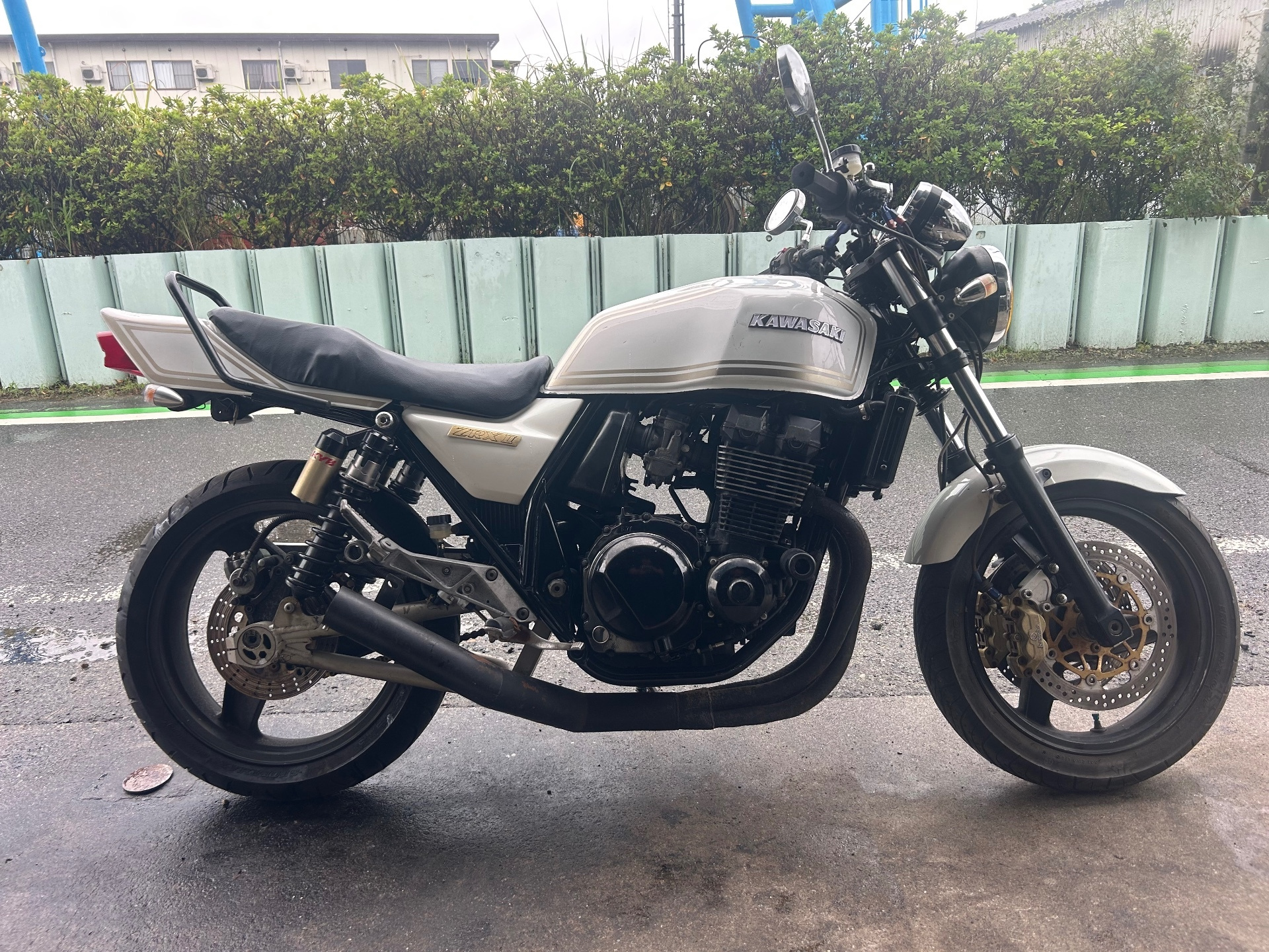 Kawasaki ZRX400