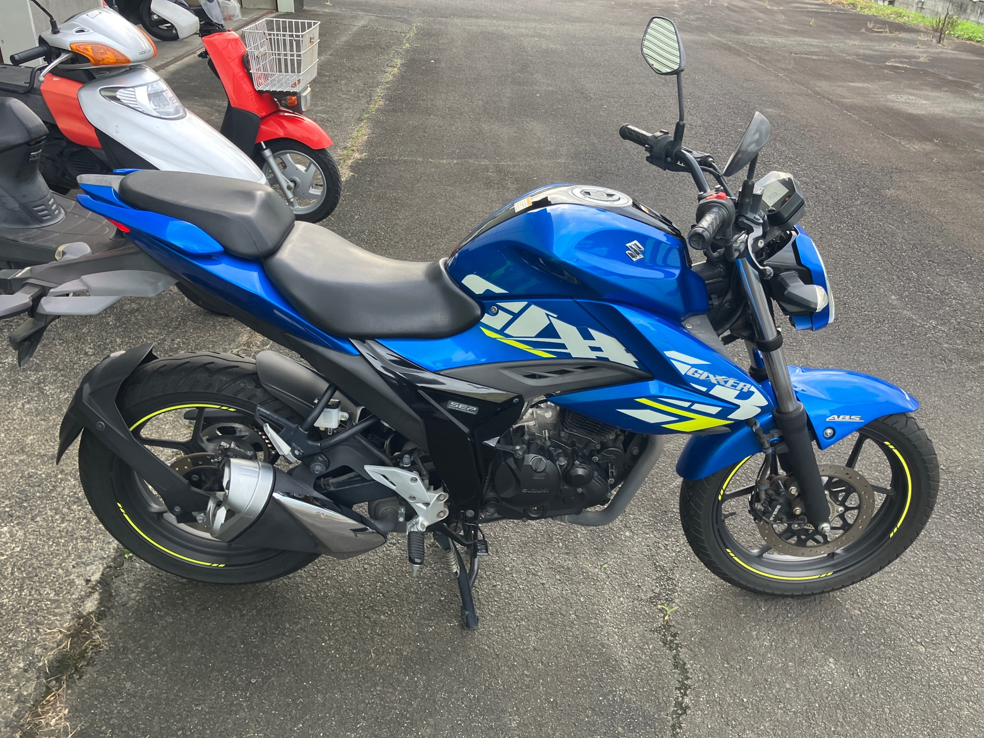 Suzuki GIXXER-150
