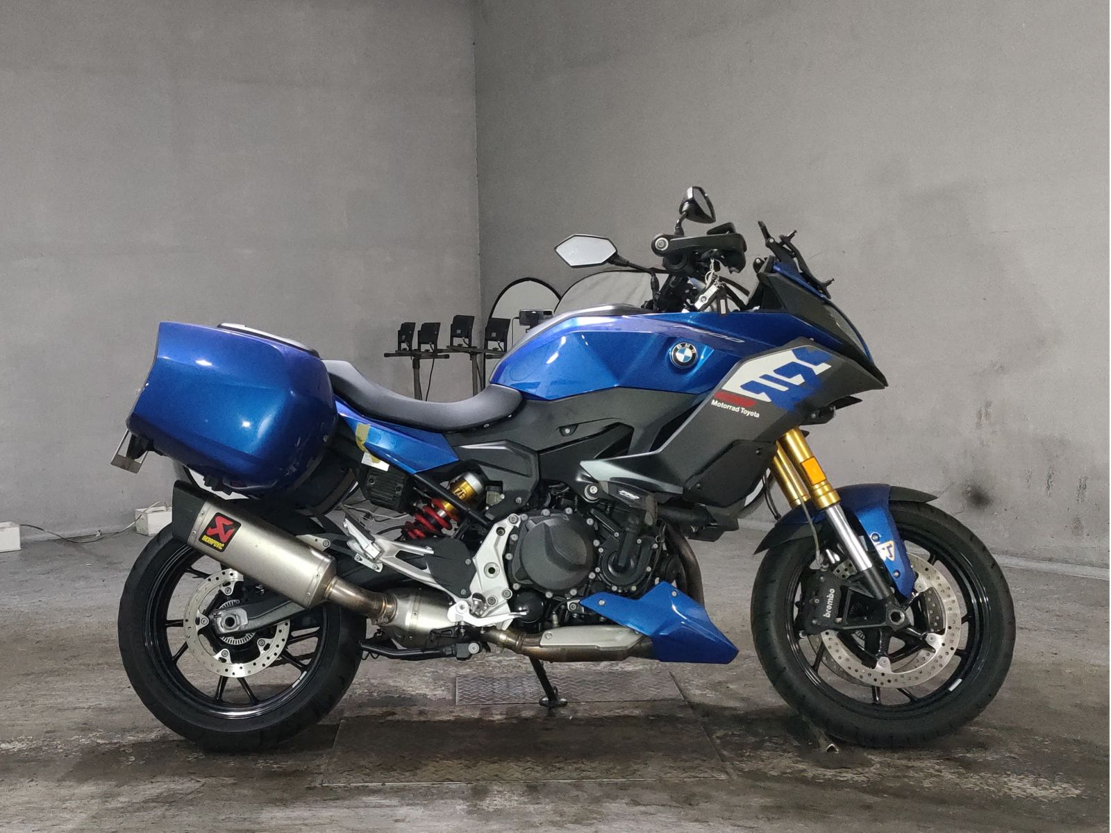 BMW F900XR