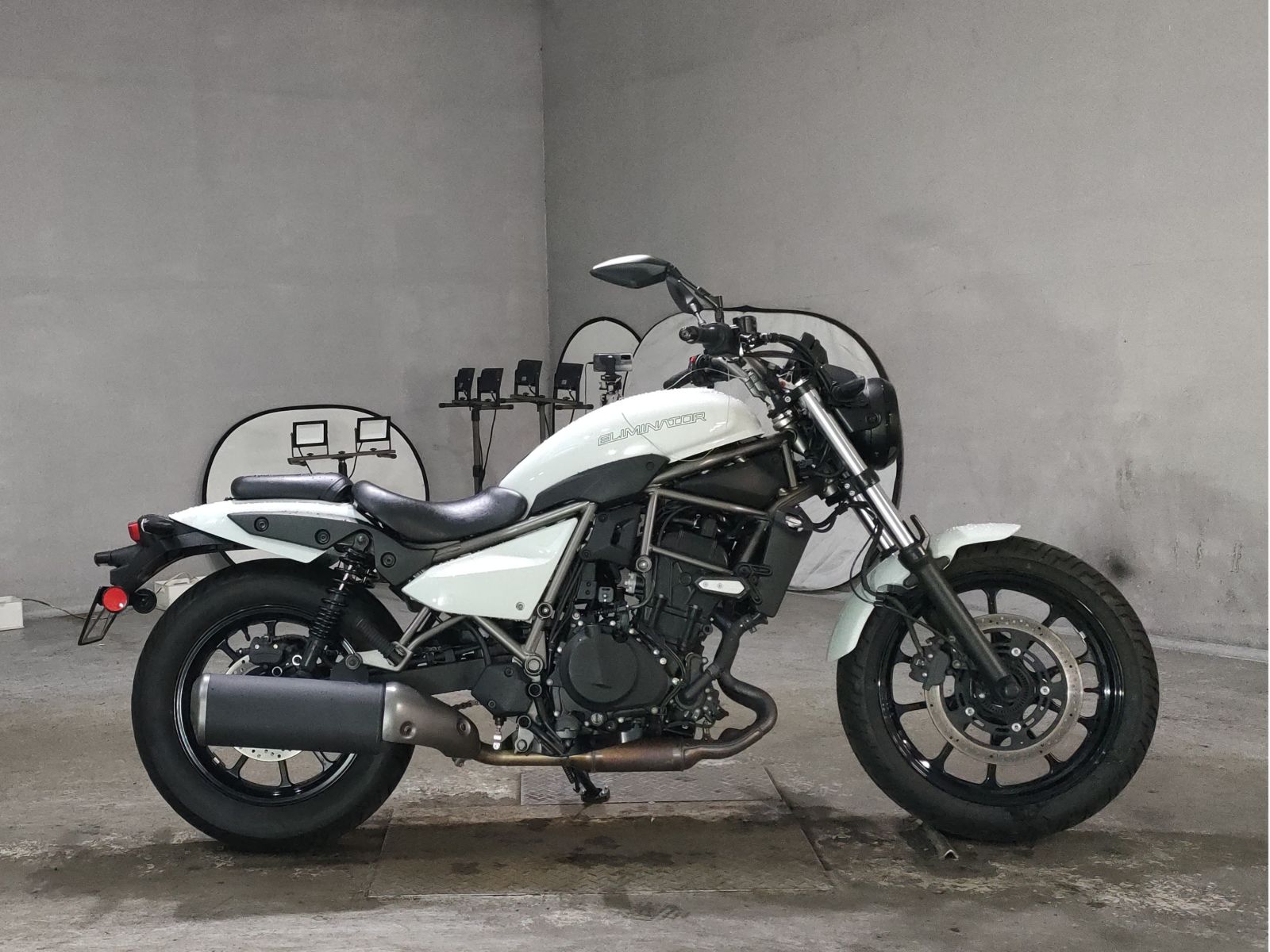 Kawasaki ELIMINATOR 400-1