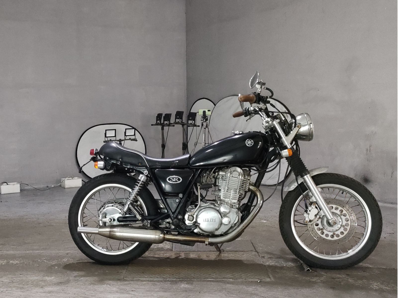 Yamaha SR400-1
