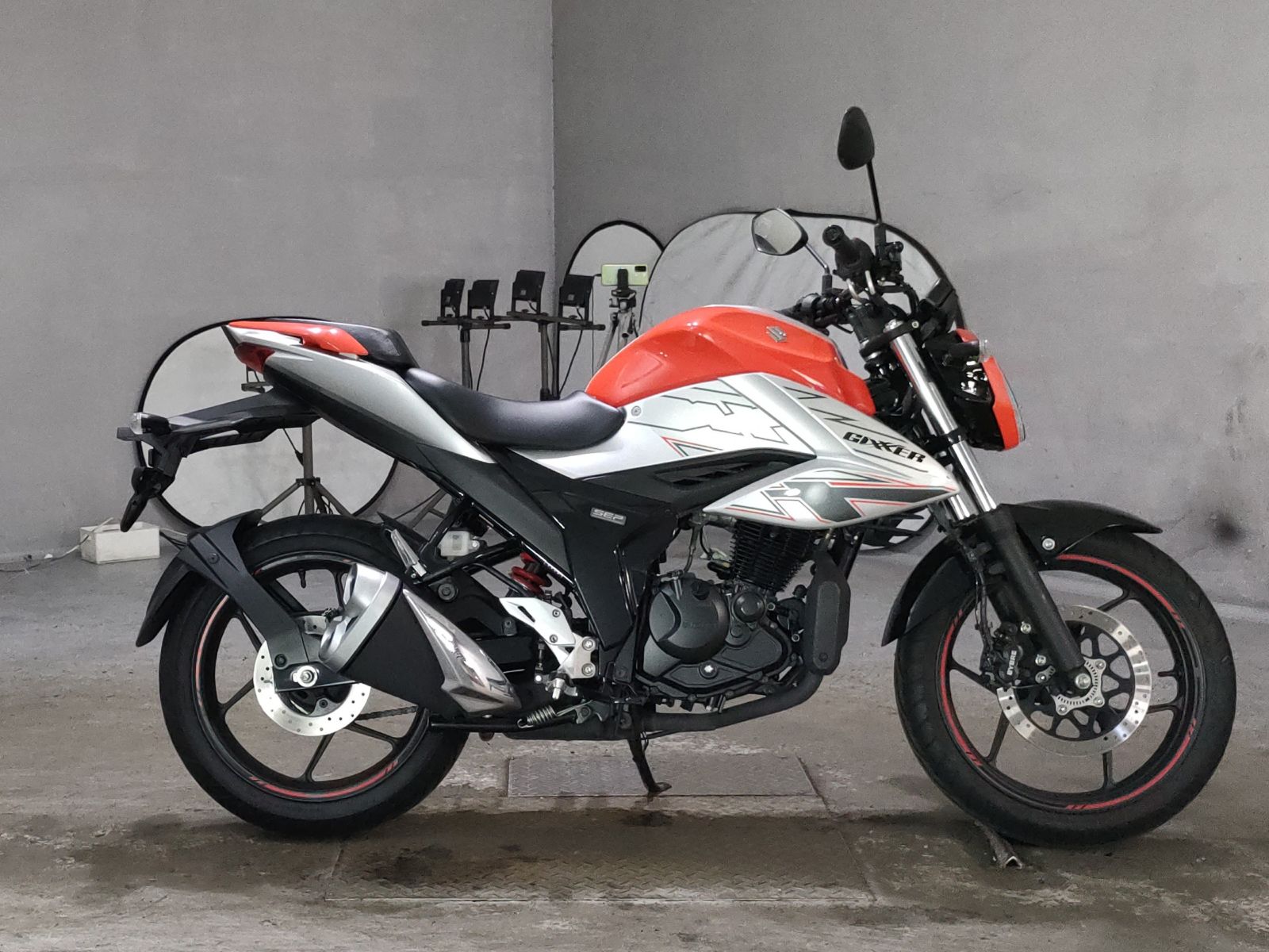 Suzuki GIXXER-150
