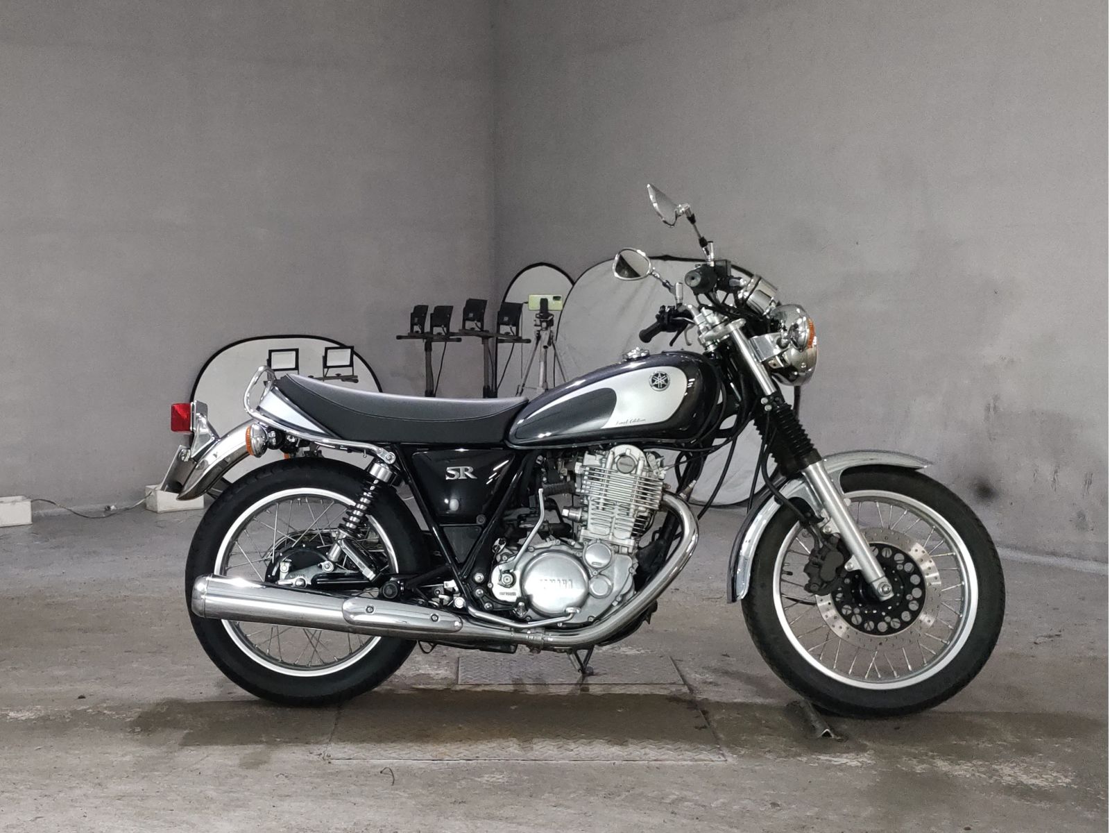 Yamaha SR400-1
