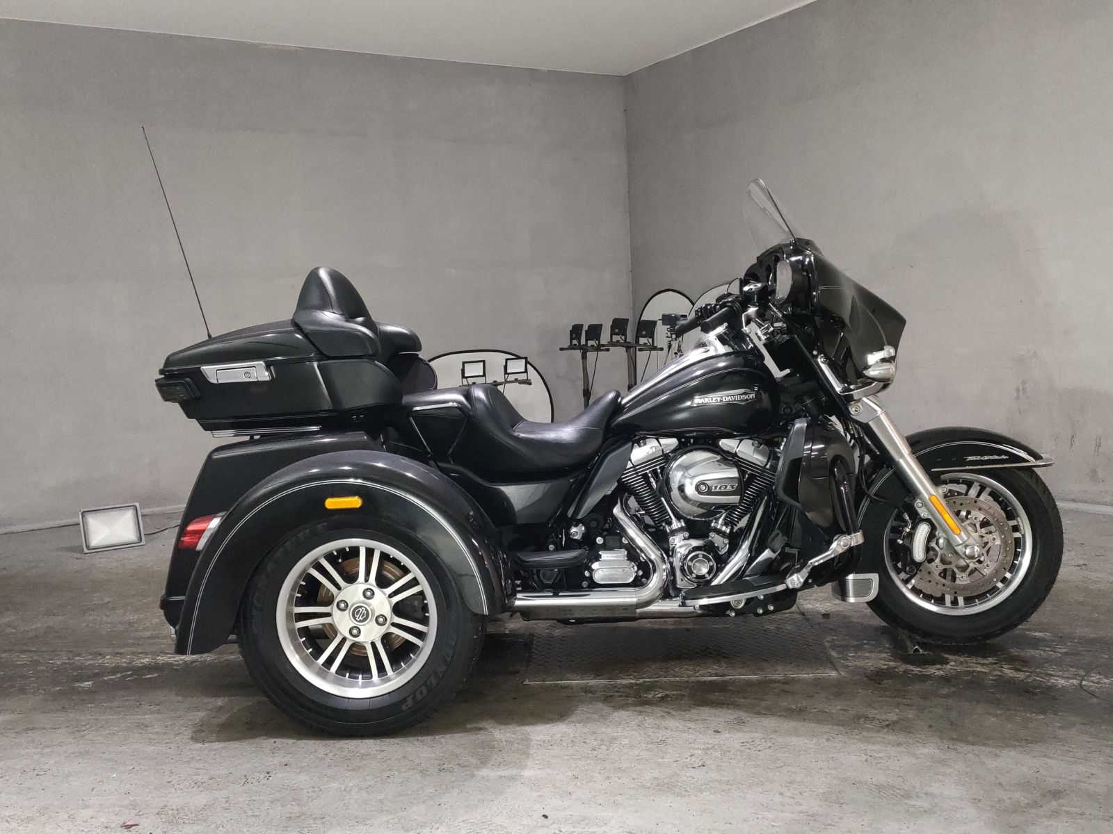 Harley-Davidson Tri Glide Ultra FLHTCUTG1690