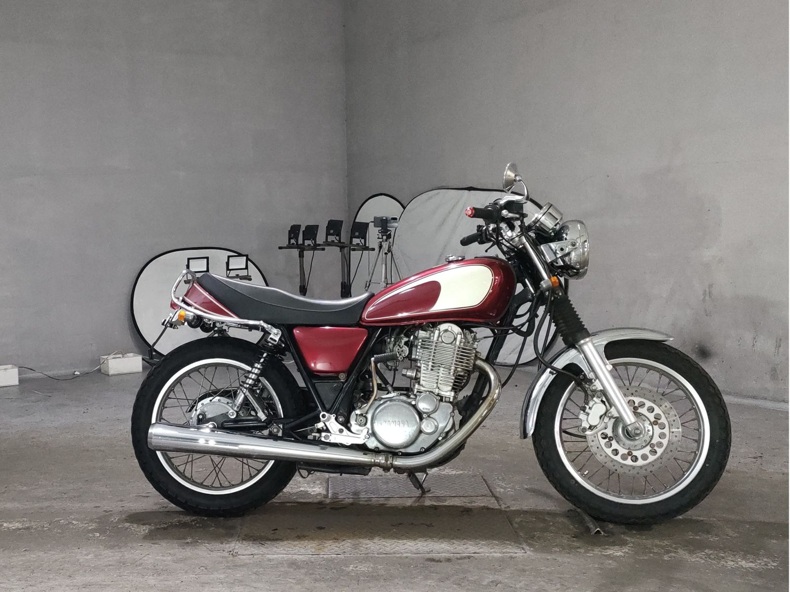 Yamaha SR400-1