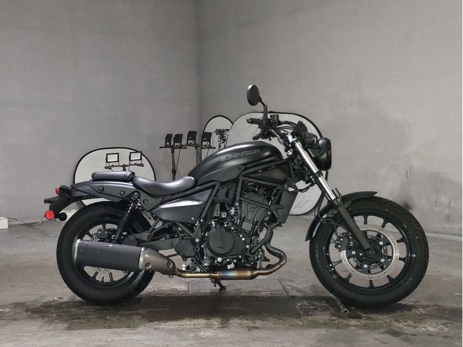 Kawasaki ELIMINATOR 400-1