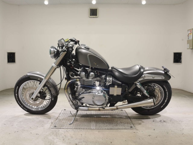 Triumph BONNEVILLE AMERICA