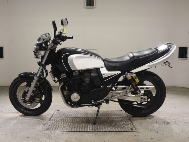 Yamaha XJR400