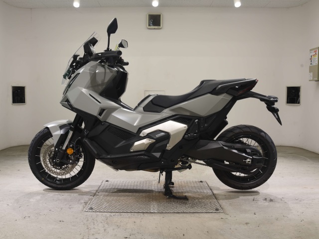 Honda X-ADV750-2