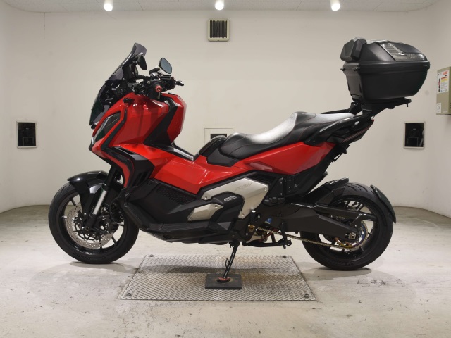 Honda X-ADV750-2