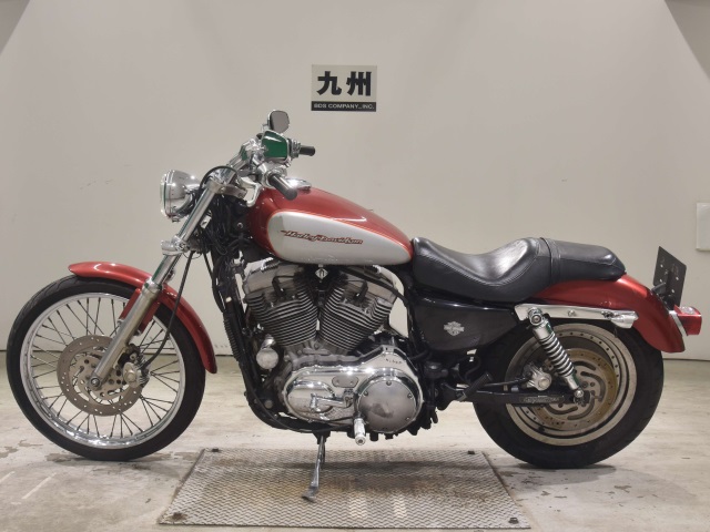 Harley-Davidson Sportster 883 Custom XL883C