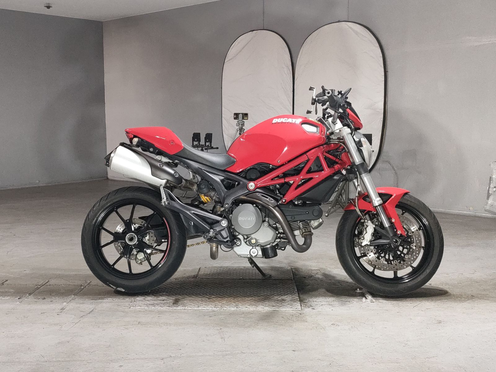 Ducati MONSTER 796