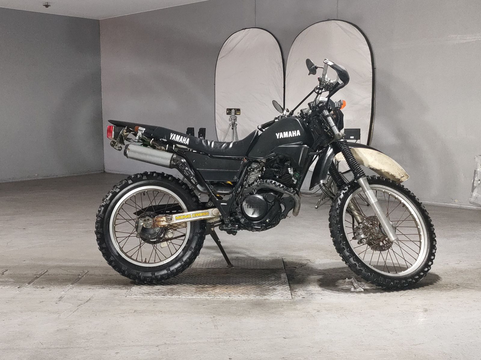 Yamaha SEROW 225