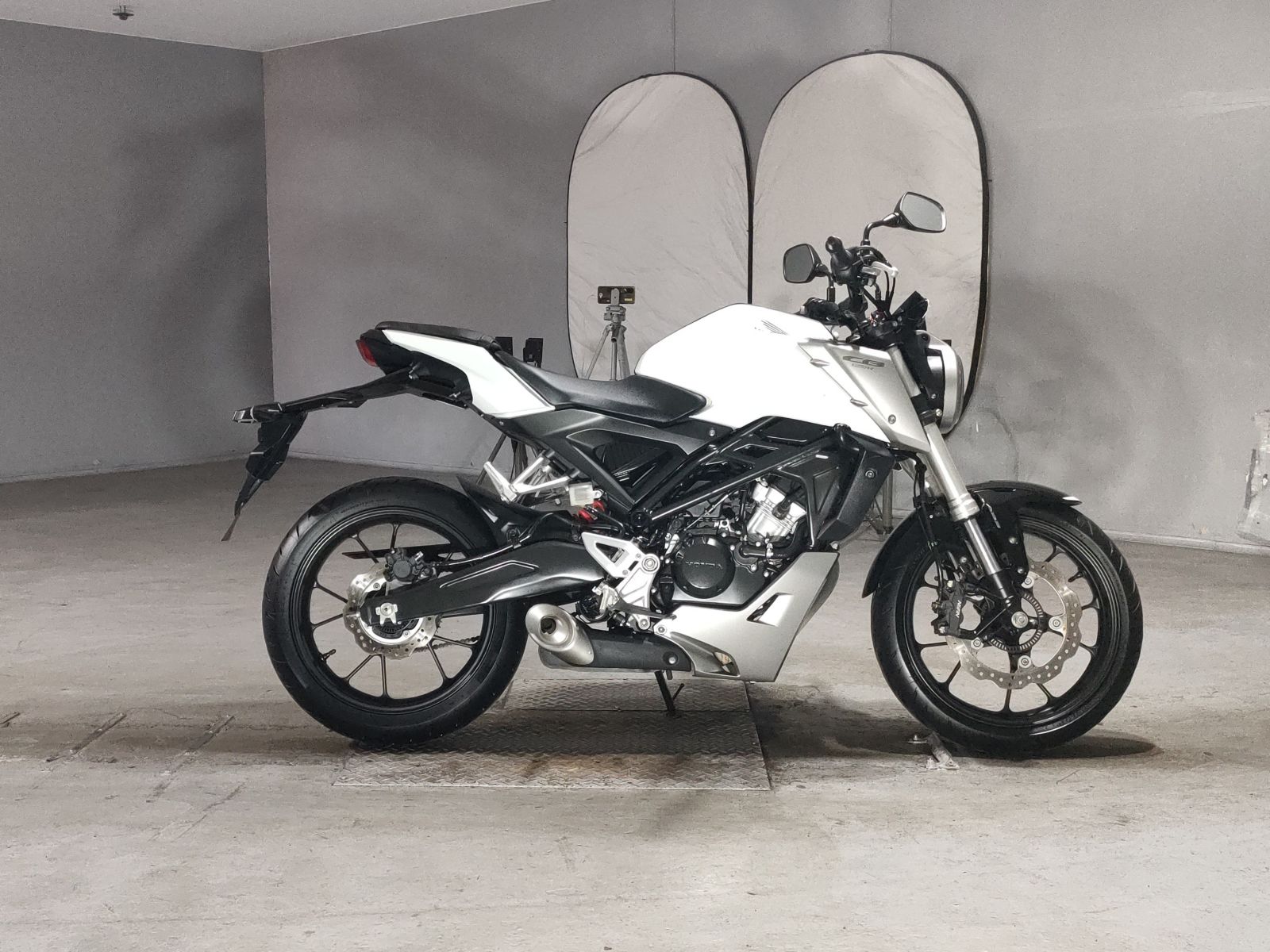 Honda CB125R