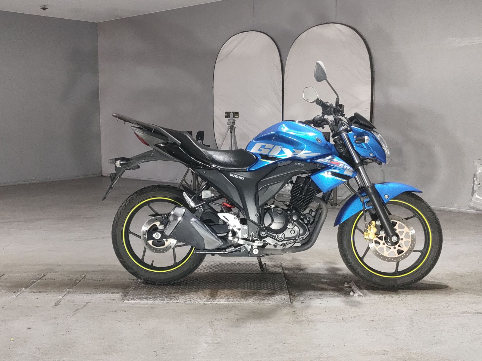 Suzuki GIXXER-150