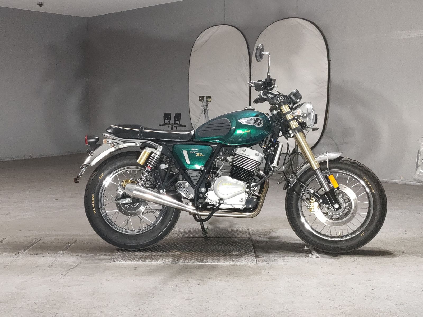 Kawasaki GPX LEGEND 250 TWIN 3