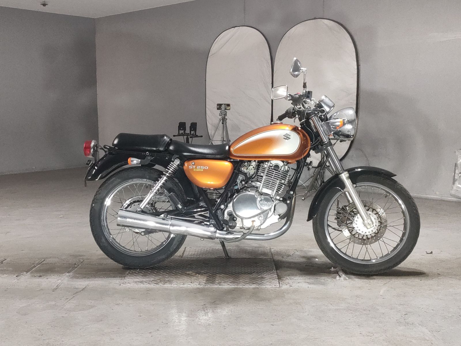 Suzuki ST250E