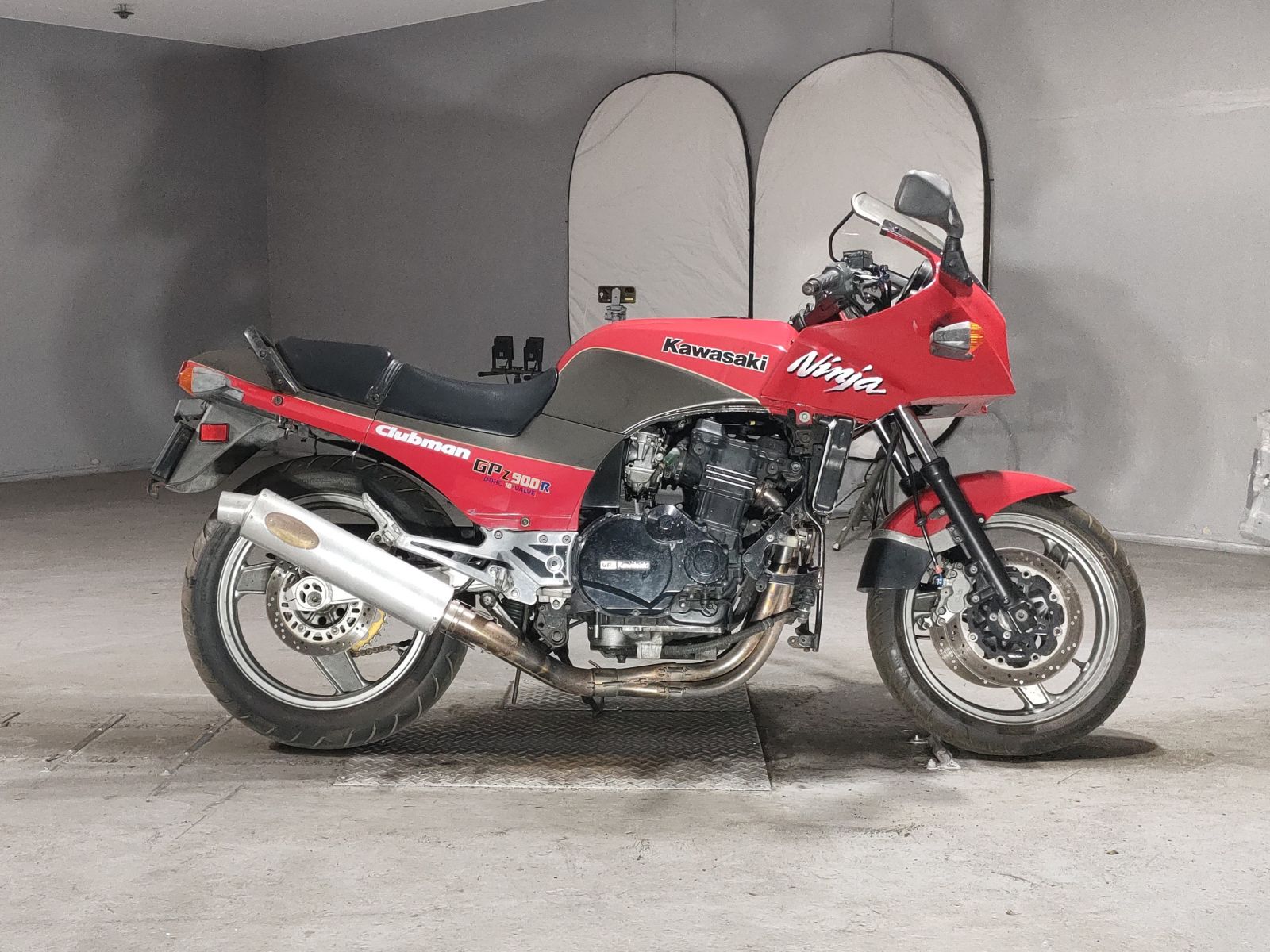 Kawasaki GPZ900R